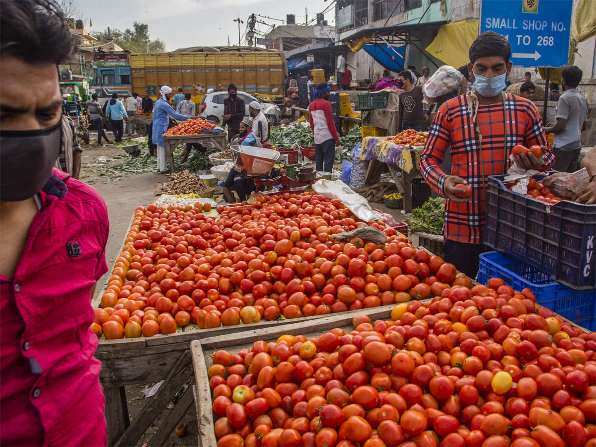 Read more about the article India Lockdown: About 1,600 Fruit, Vegetable Mandis Functioning; 300 More to Operate from Friday, says Agri Min