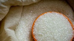 Read more about the article SOFTS-Raw sugar falls as dealers await supply news from India